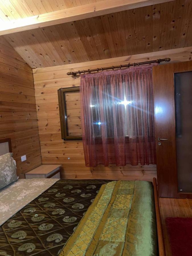 The Old Man'S Chalet Villa Dukat Bagian luar foto